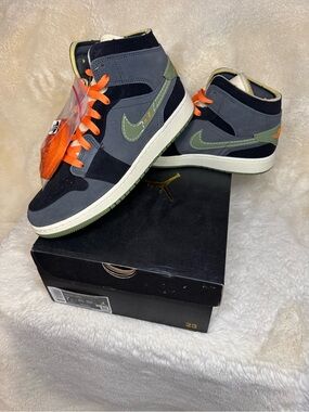 Jordan 1 Mid SE Craft - Size 7 Youth